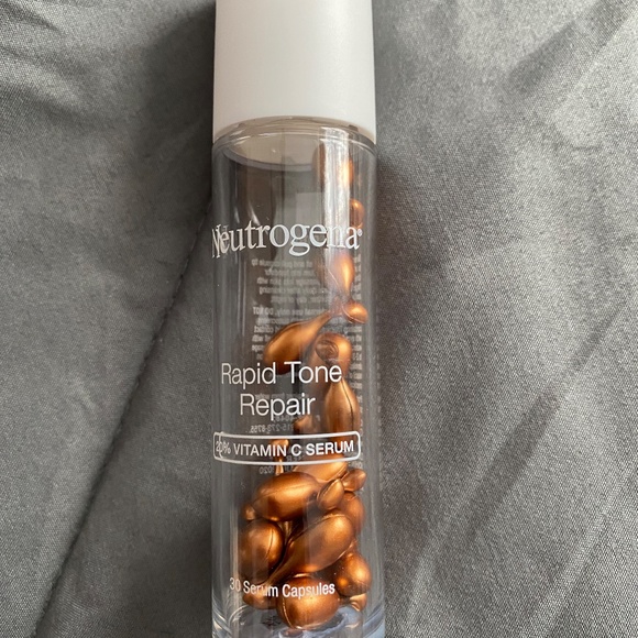 Neutrogena Rapid Tone Repair Serum - HALF BOTTLE - Picture 2 of 2